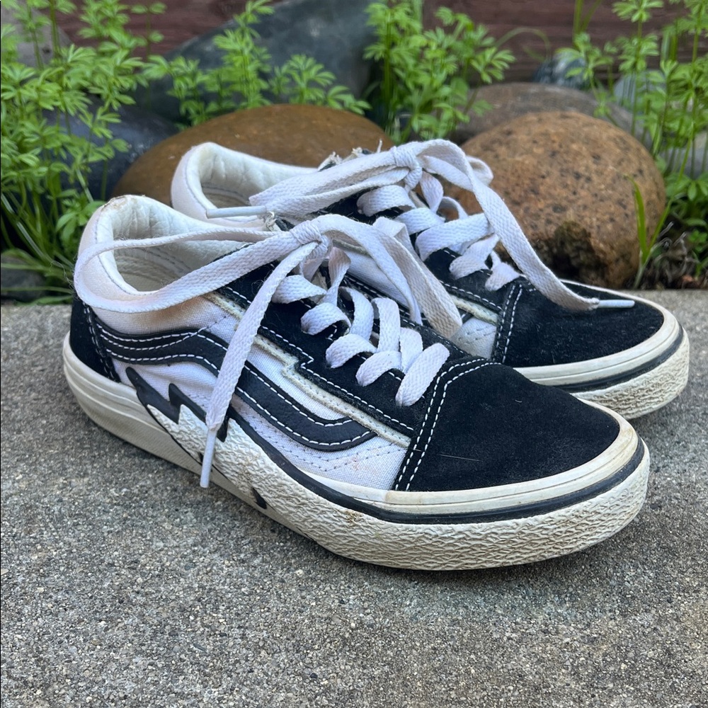 VANS: Kids Black and White Sneakers